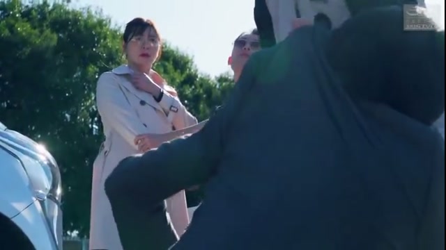【輪姦】メガネOL妻を誘拐❤巨漢男3人で拘束して弄んだ結果…彼女の心に深い傷が…少しずつその真実を暴いていく...